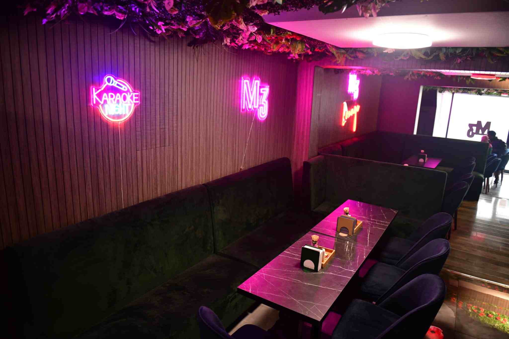 M3 Lounge - restaurant and lounge